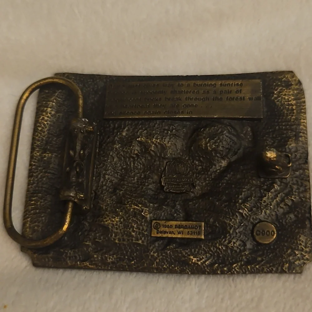 Vtg BERGAMOT 1990 Elk Deer Hunter Outdoorsman Belt Buckle